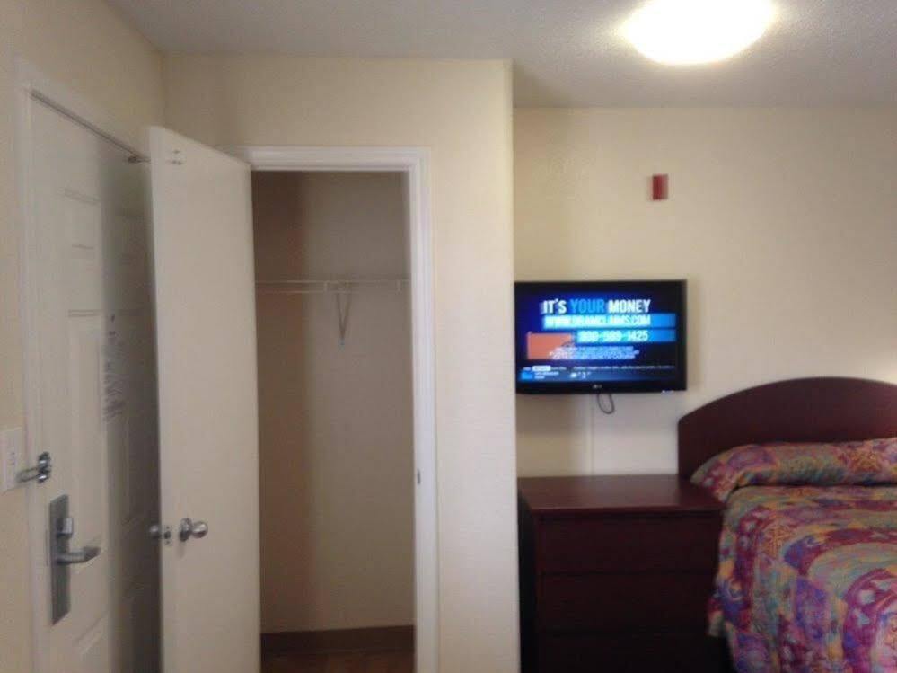 Intown Suites Extended Stay San Antonio Tx - Nacogdoches Road Екстер'єр фото
